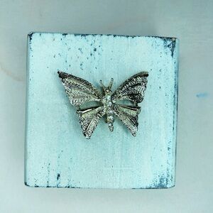 4054. Gerry’s Vintage Goldtone Butterfly Brooch